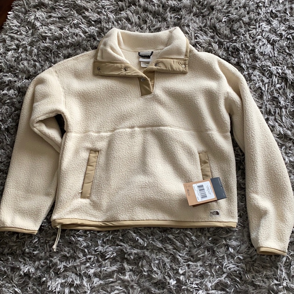Brand new with tags North face pullover.